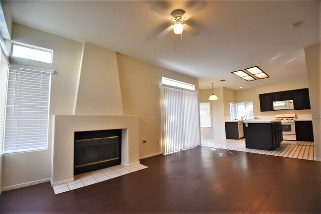 Building Photo - 4048 Lexington Ct
