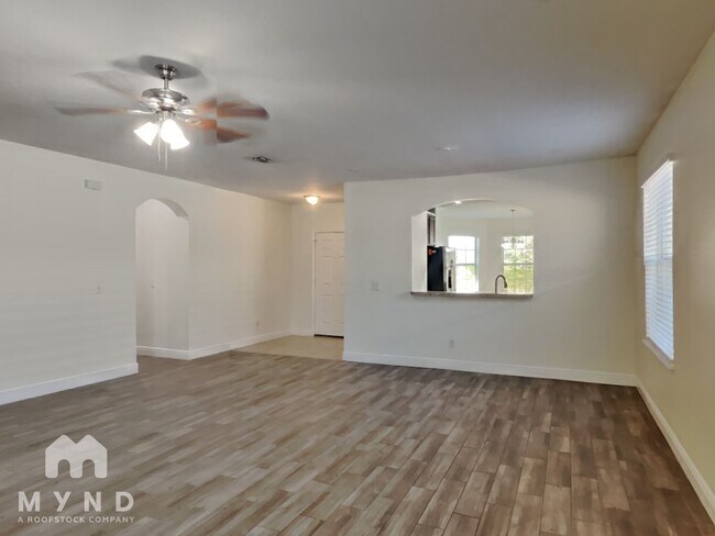 Foto del edificio - 4991 Windbourne Way