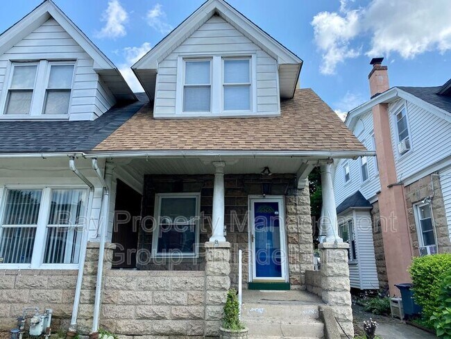 Building Photo - 2017 Edgmont Ave