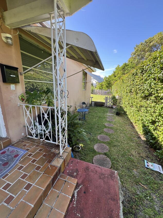 Foto principal - 3633 SW 26th Ter
