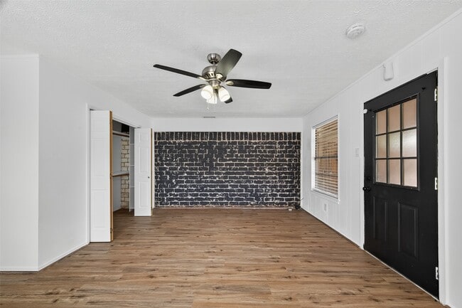 Building Photo - 9858 Sageaspen Ln