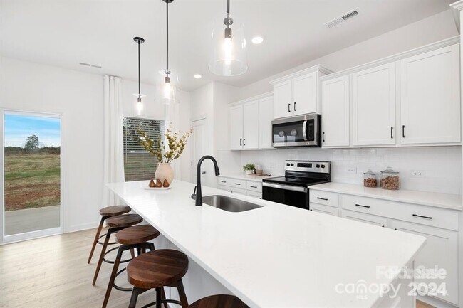 Foto del edificio - 32558 Millingport Rd