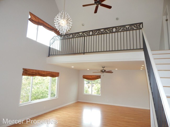 Foto del edificio - 460 Hillway Dr