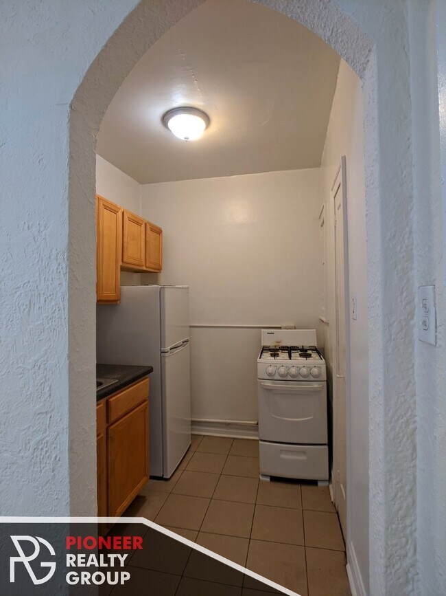 Foto del edificio - 4831 N Damen Ave