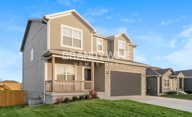 Building Photo - Apply Now! 4BED 3BATH