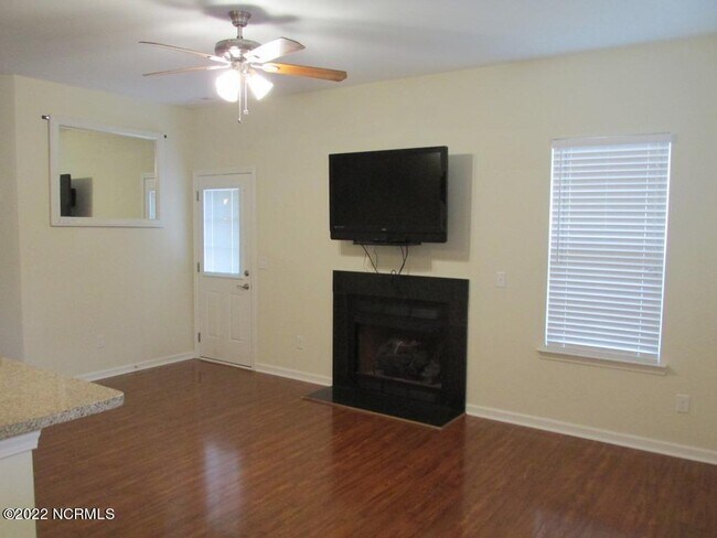 Building Photo - 403 Nautical Ln