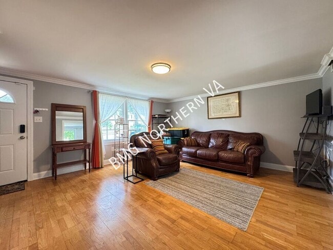 Photo - 1304 Dulles Pl House