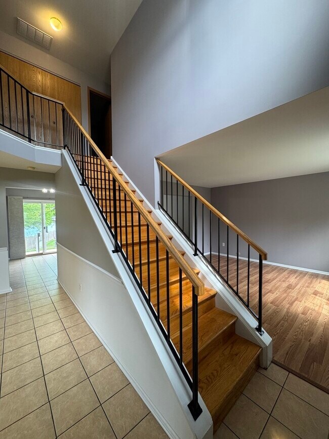 Building Photo - 1716 William Dr