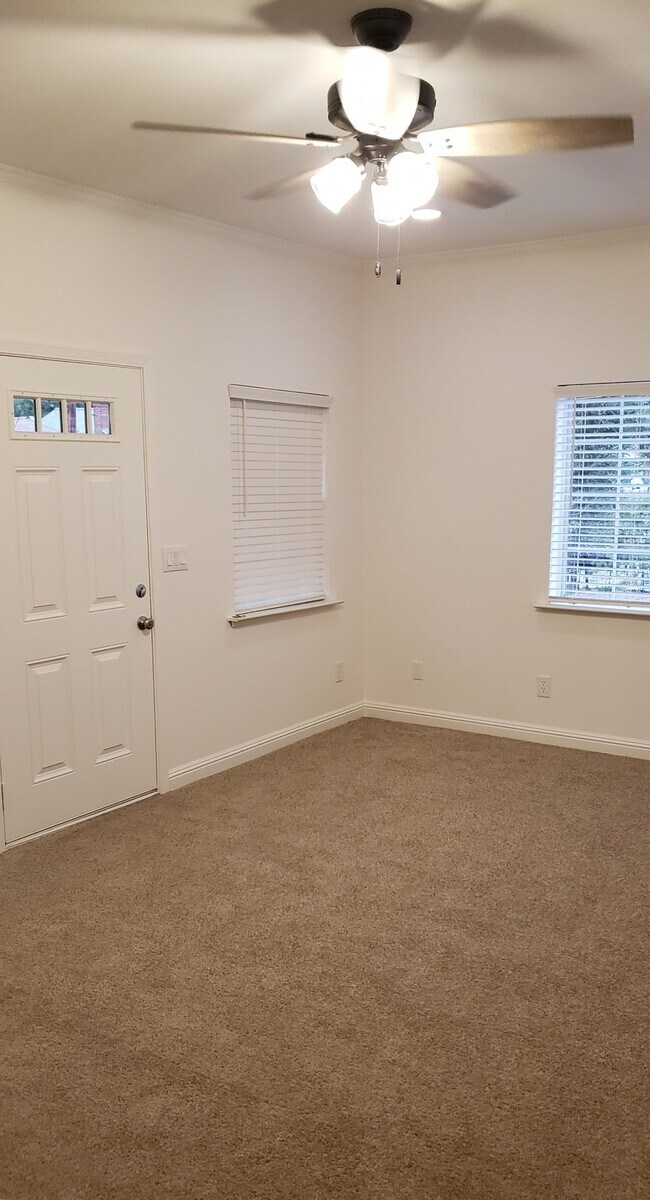 Living Room - 1011 Oakland Avenue