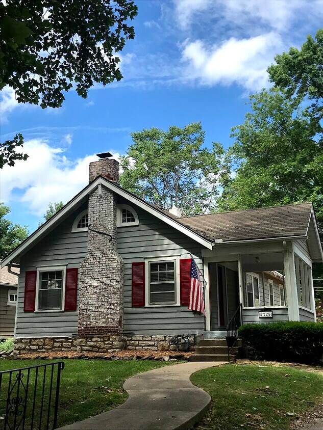 7225 Jefferson St, Kansas City, MO 64114 House Rental in Kansas City