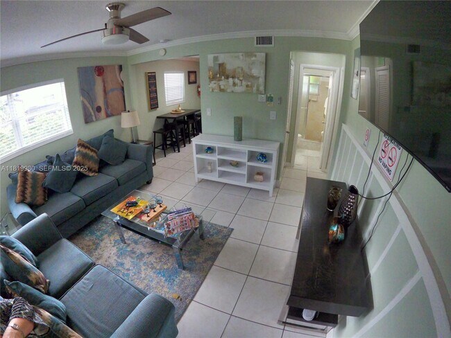 Foto del edificio - 6101 Rodman St