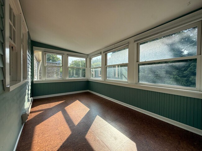 Foto del edificio - 2635 Poplar Ave