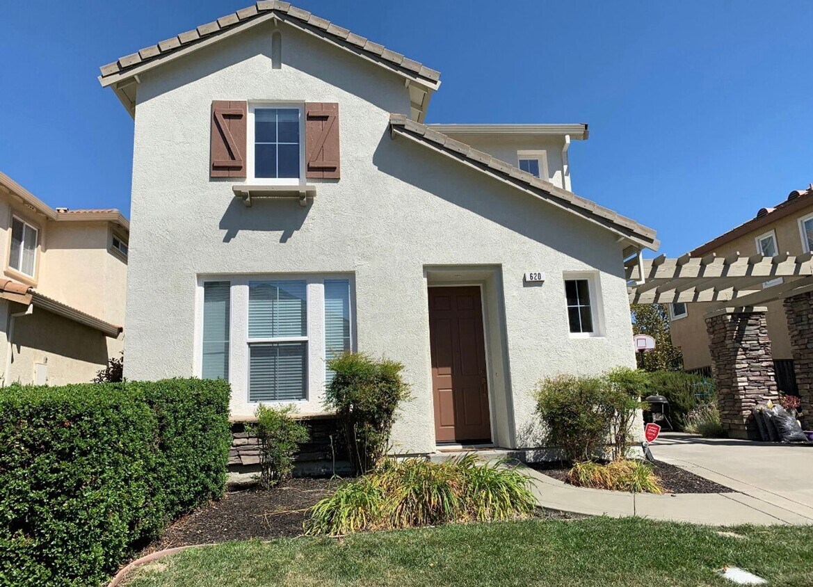 4 br, 3 bath House 620 Parisio Circle House Rental in Fairfield, CA
