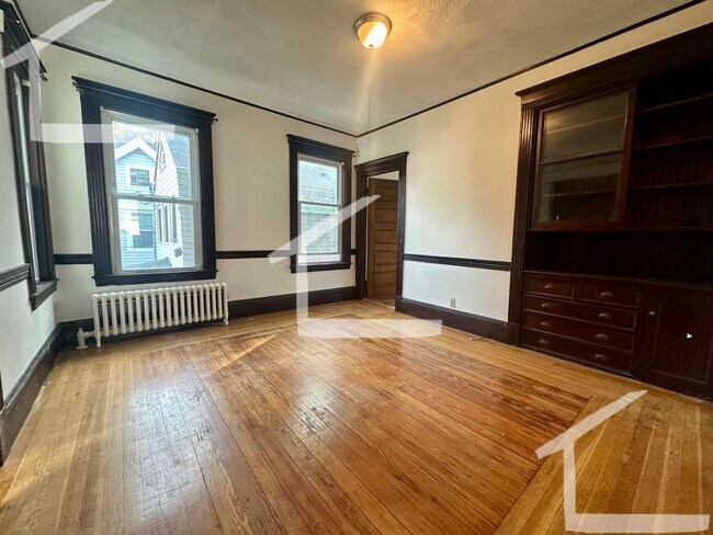 Building Photo - No Brokers Fee, Oak Sq. Area, Porch, Eat-in Kitchen, Laundry on a Site