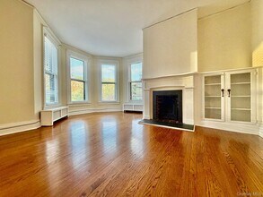 Building Photo - 225 N Broadway