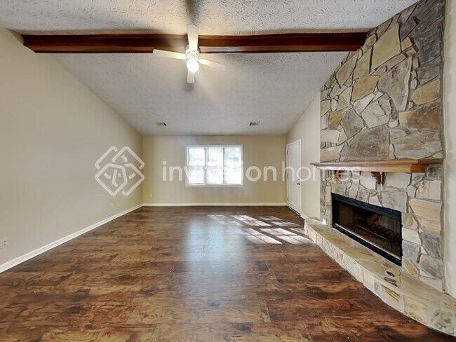 Building Photo - 2634 Laurel Woods Ln SE