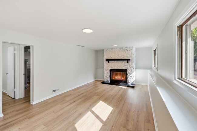 Foto del edificio - 849 Pear Tree Ln
