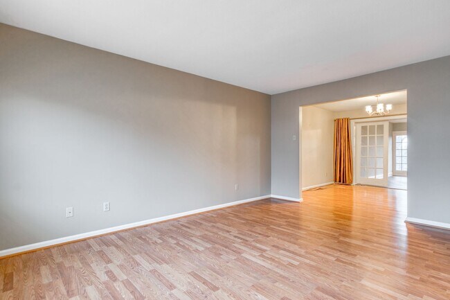 Foto del edificio - 3 bed/2 1/2 Bath.  Pet Friendly.  Easy access to I81/US460