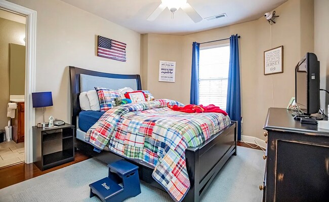 Foto del edificio - 3089 N Dorchester Dr