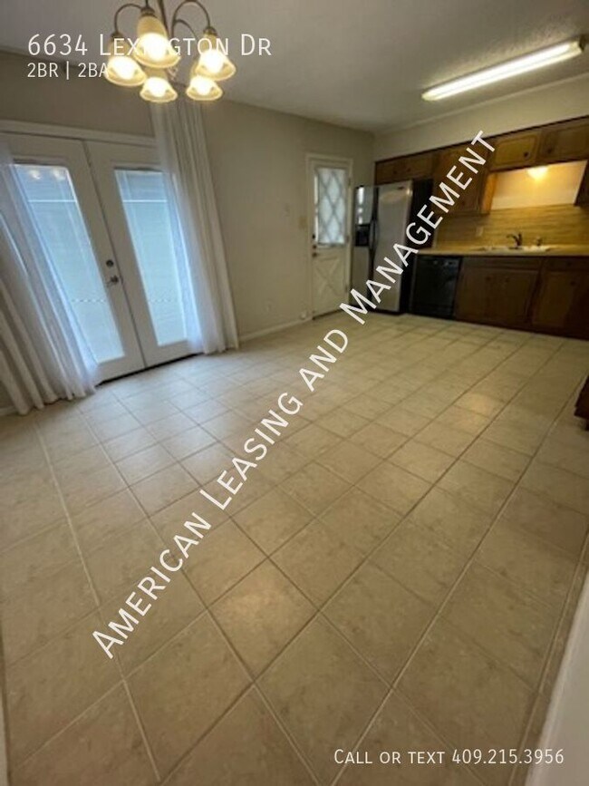 Building Photo - Spacious 2/1.5 Town Home in Beaumont’s Bea...