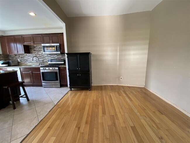 Foto del edificio - 201 Pavonia Ave