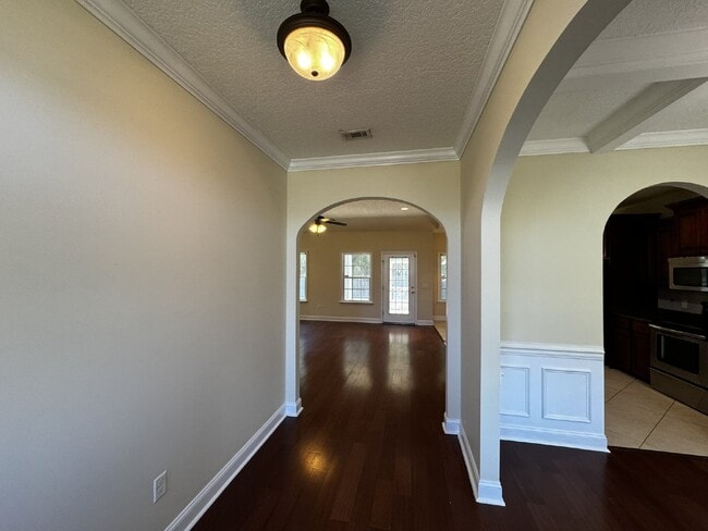 Foto del edificio - House for Rent