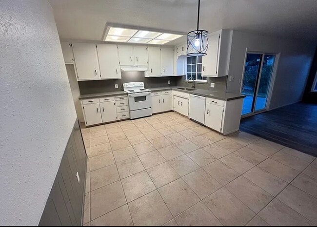 Foto del edificio - 280 W Tuolumne Rd