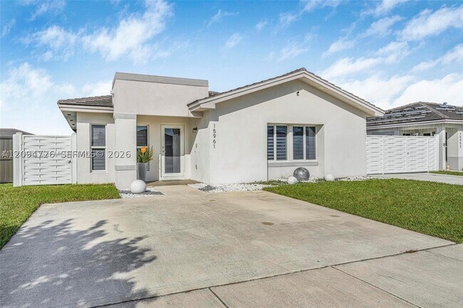 Building Photo - 15961 SW 307 Terrace