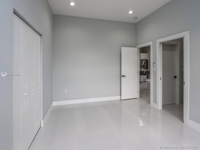 Foto del edificio - 5126 SW 57th Ave