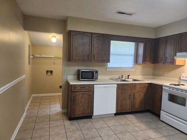 Photo - 107 Lytle Road Apartment