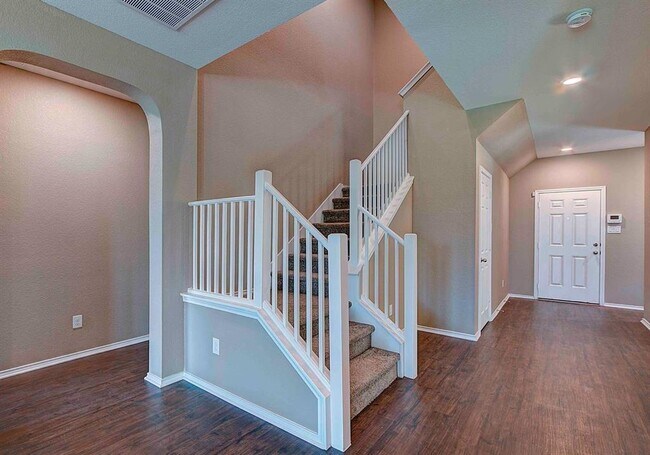 Building Photo - 1224 Half Hitch Trl