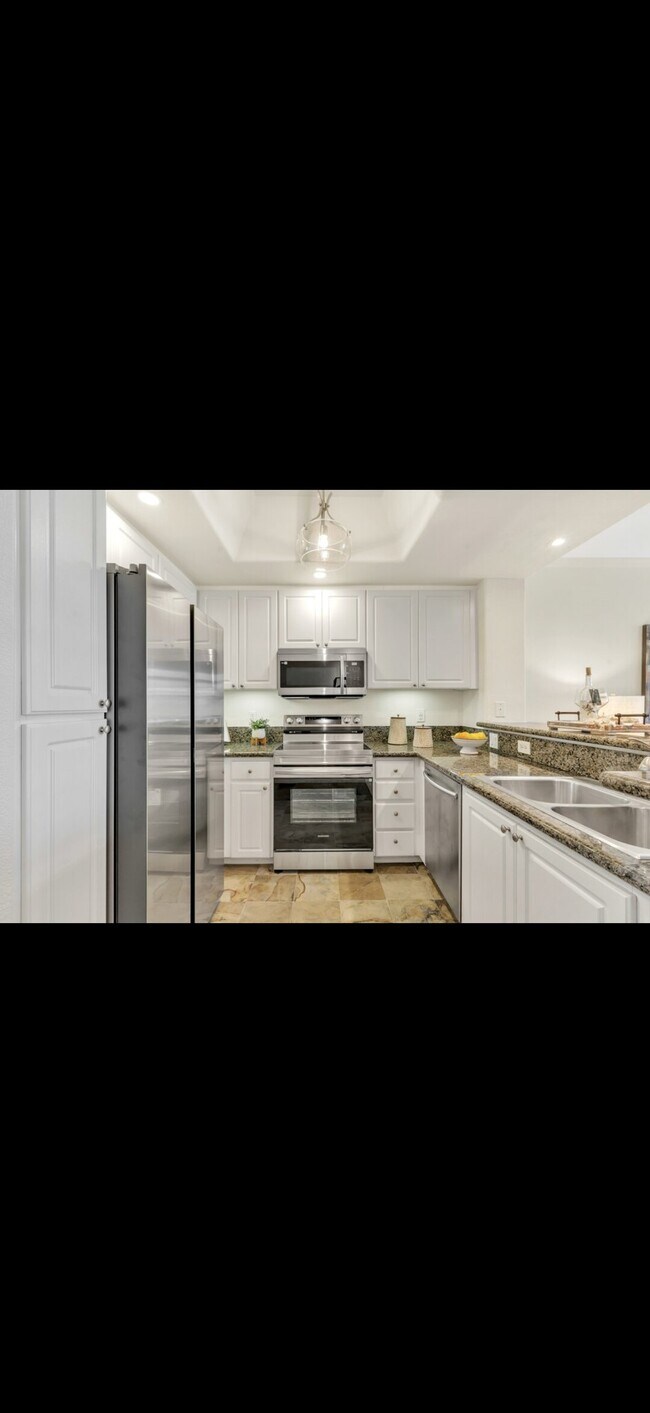 Foto del edificio - 9253 Regents Rd
