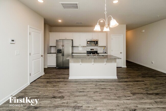 Building Photo - 2080 Cypress Village Dr NW