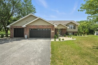 Building Photo - 22 Summerhill Dr