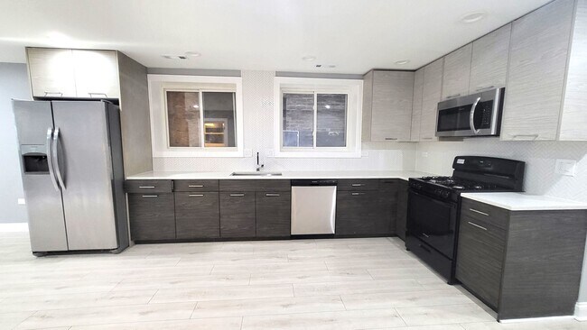 Foto del edificio - 3617 W Diversey Ave