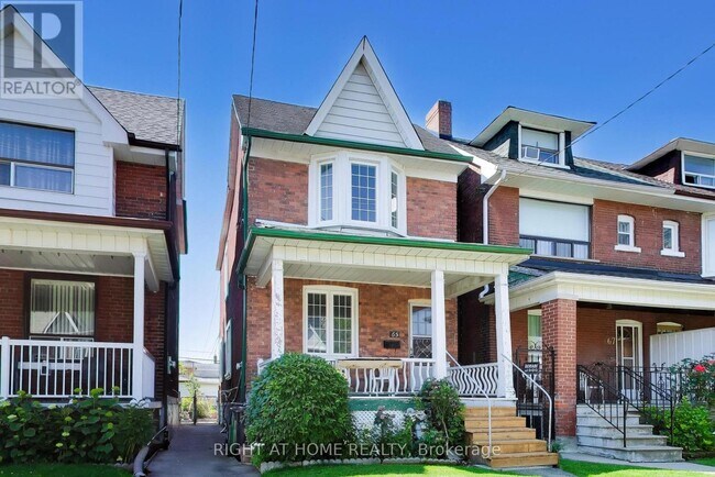 Building Photo - 65 Millicent St