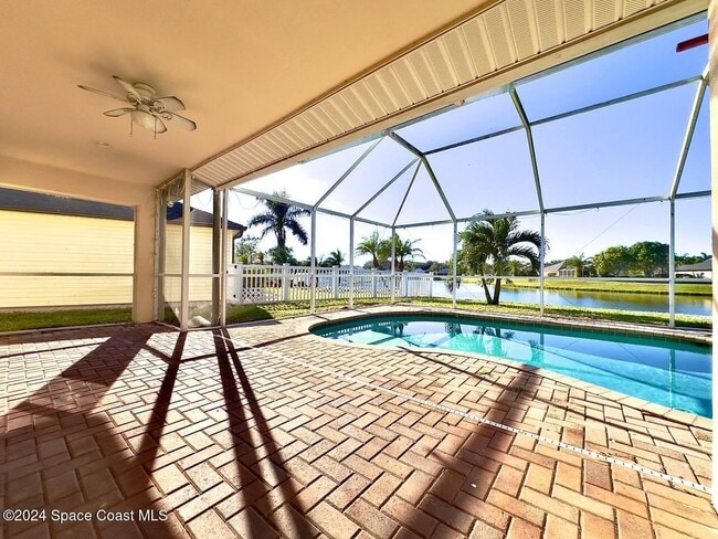 Building Photo - 565 Limerick Dr