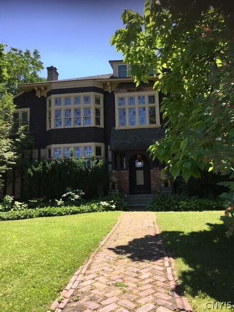 Foto del edificio - 1618 James St