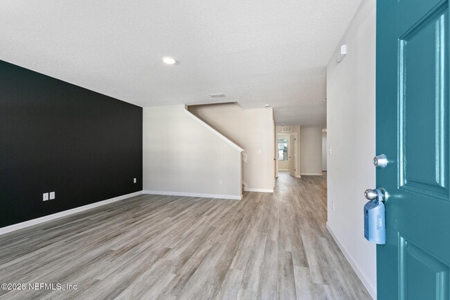 Foto del edificio - 8822 Eaton Ave