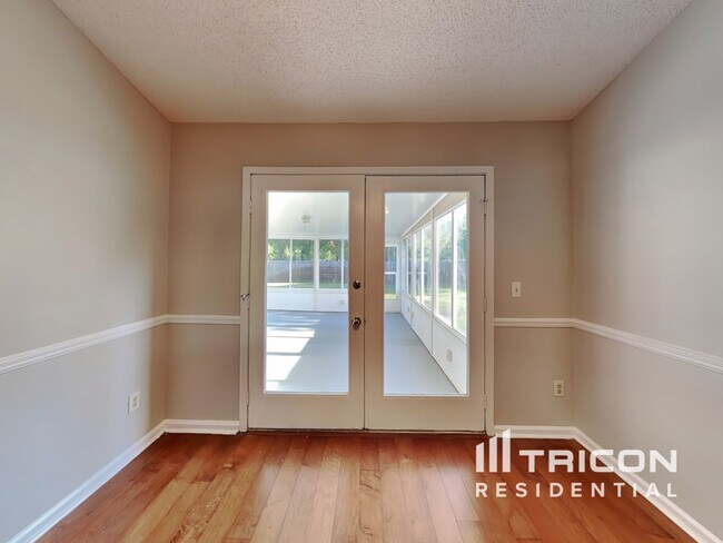 Foto del edificio - 1133 Linwood Loop