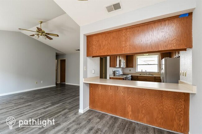 Building Photo - 1649 Winston Circle