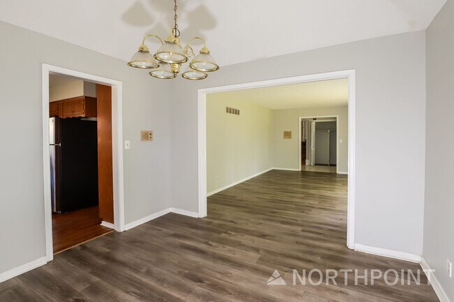 Foto del edificio - 3 BR/2BA | Newly Renovated Single Family Home |  2 Car Garage | Large Subbasement