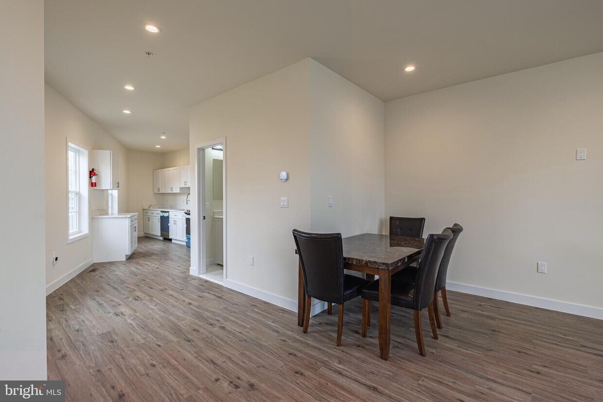 Foto principal - 804 30th St SE