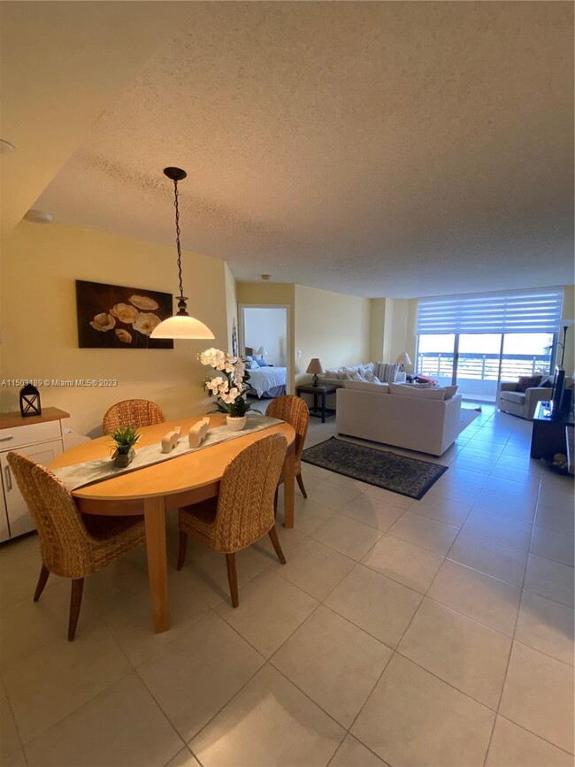 Building Photo - 3530 Mystic Pointe Dr