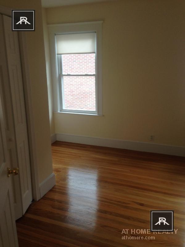 Foto del edificio - 4 bedroom in Brighton MA 02124