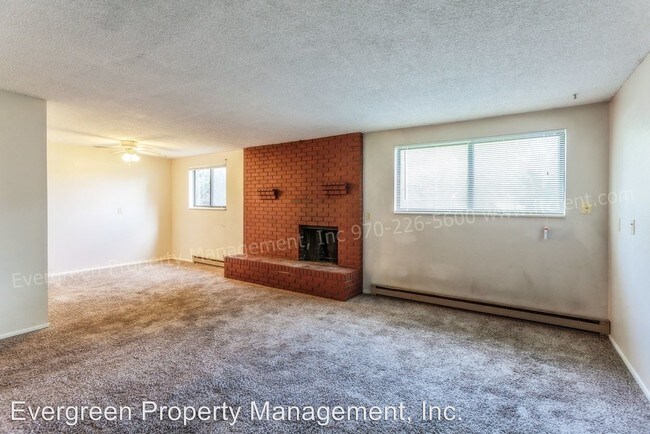 Building Photo - 917-917 Camelot Ct