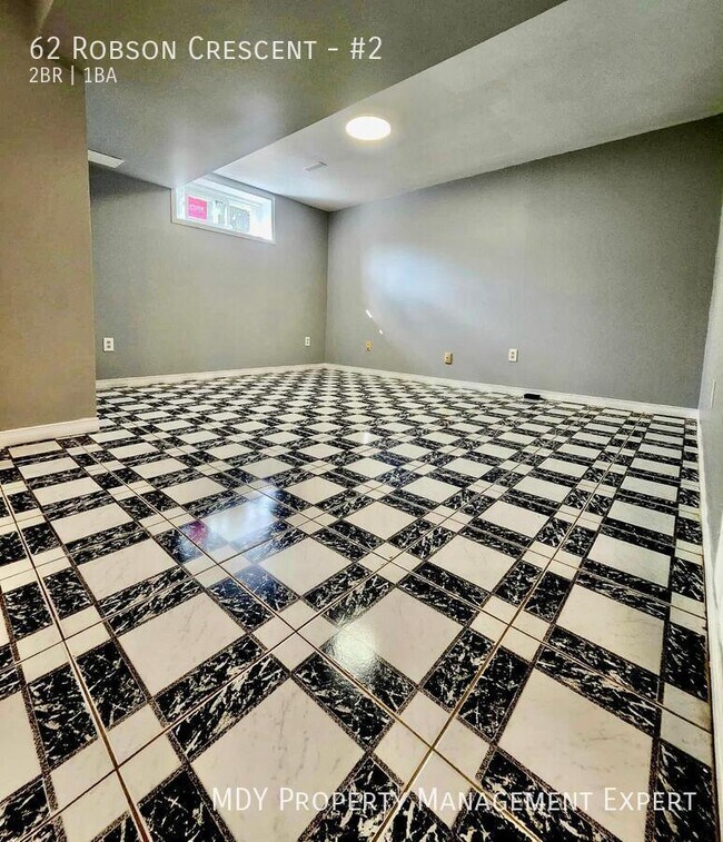 Photo du bâtiment - Charming lower unit available!