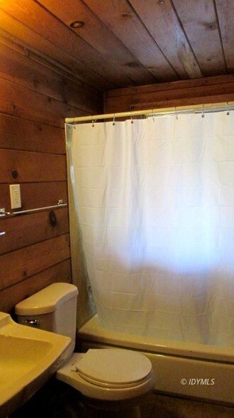 Foto del edificio - 54100 Pine Crest Ave