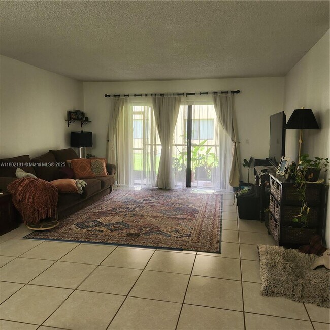 Foto del edificio - 158 Lakeview Dr