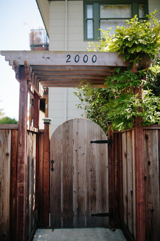 Foto principal - 2000 Parker St